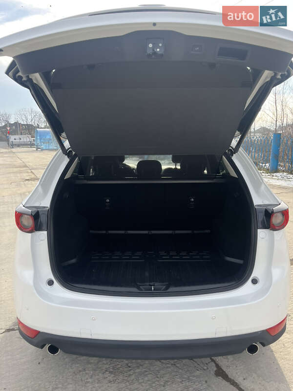 Внедорожник / Кроссовер Mazda CX-5 2017 в Черновцах