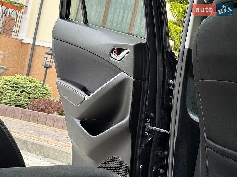 Внедорожник / Кроссовер Mazda CX-5 2015 в Дрогобыче