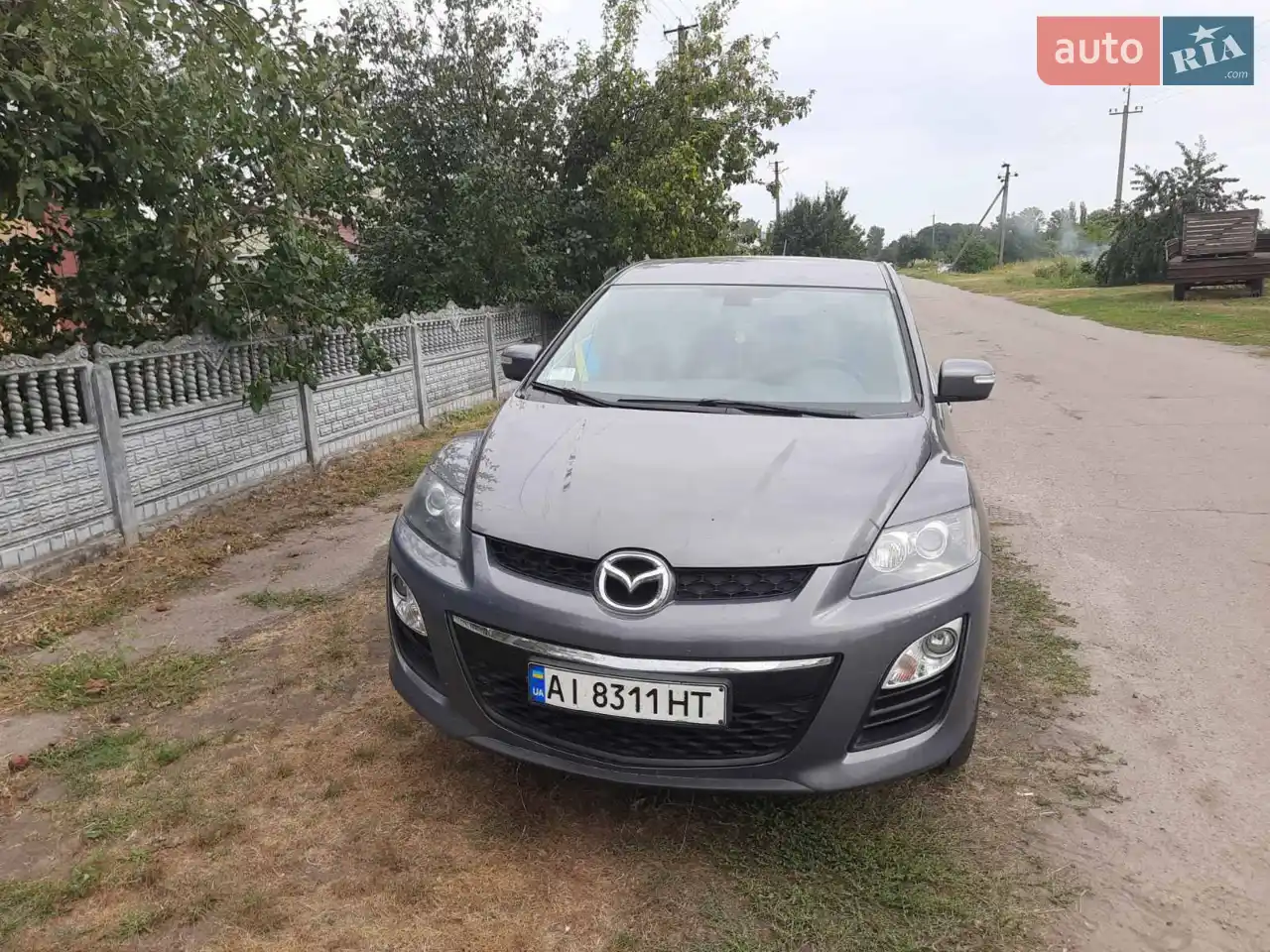 Два комплекти ключів. Два комплекти гуми на дисках -  зима, літо. Деталі за телефоном