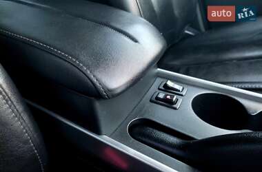 Позашляховик / Кросовер Mazda CX-7 2010 в 