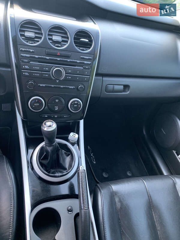 Позашляховик / Кросовер Mazda CX-7 2011 в Чернівцях