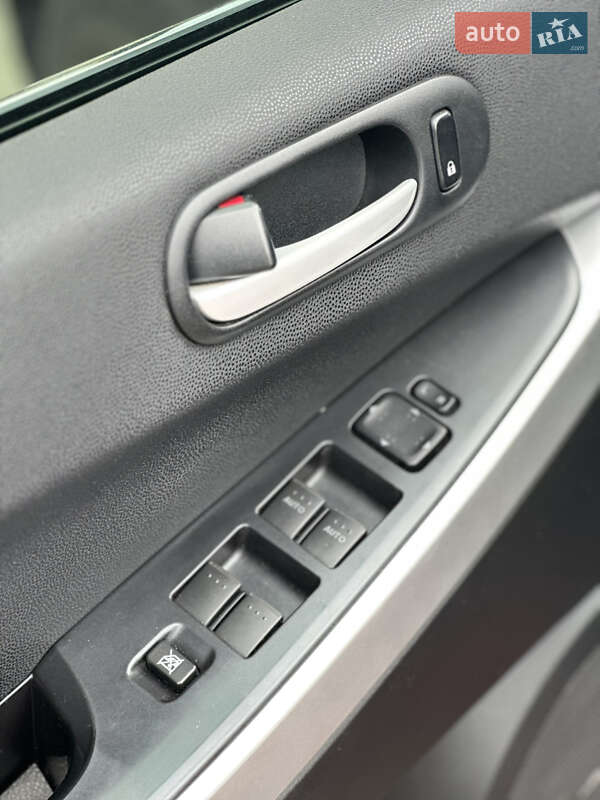 Внедорожник / Кроссовер Mazda CX-7 2007 в Киеве фото 12 Внедорожник / Кроссовер Mazda CX-7 2007 в Киеве