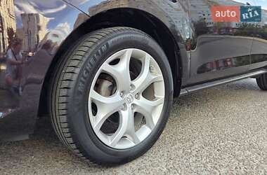 Позашляховик / Кросовер Mazda CX-7 2010 в 
