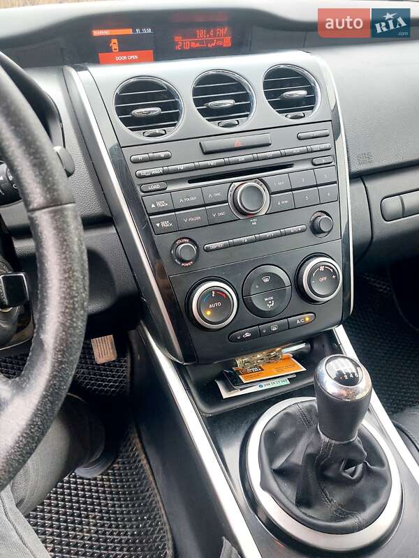 Позашляховик / Кросовер Mazda CX-7 2010 в 