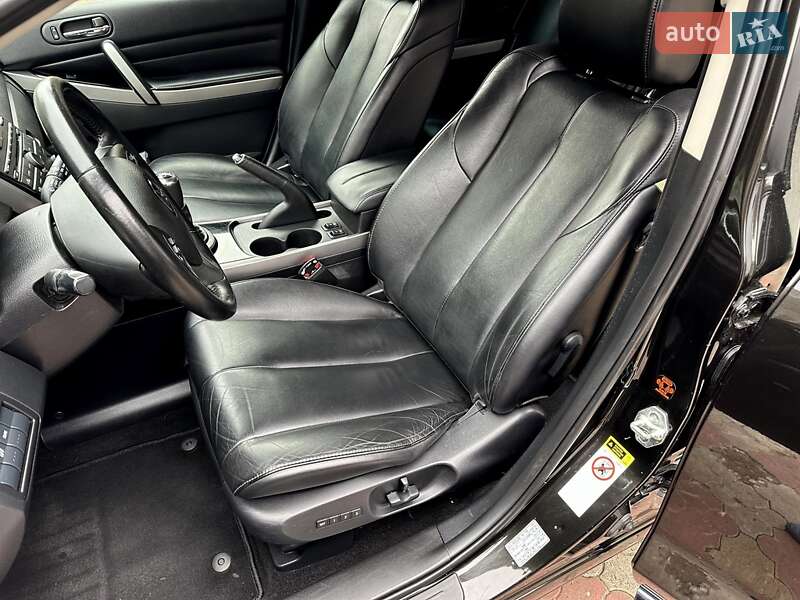 Позашляховик / Кросовер Mazda CX-7 2010 в Чернівцях