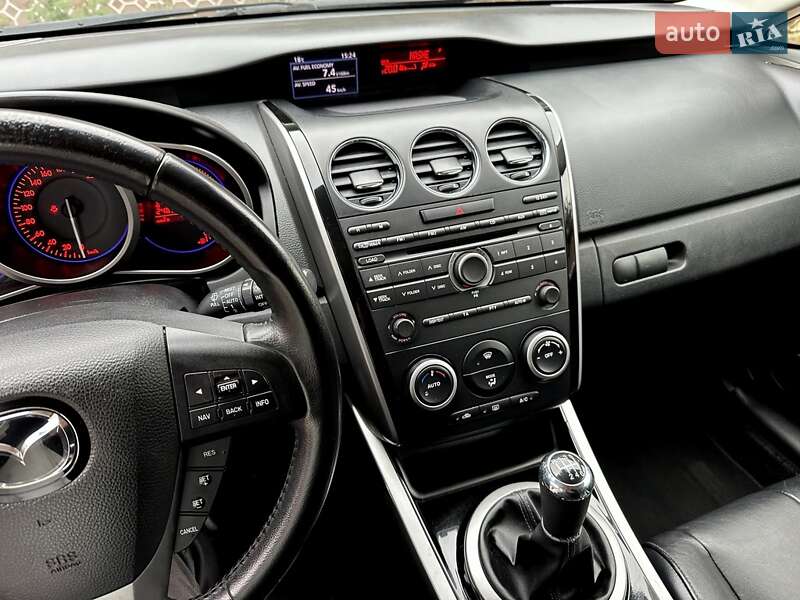 Позашляховик / Кросовер Mazda CX-7 2010 в Чернівцях