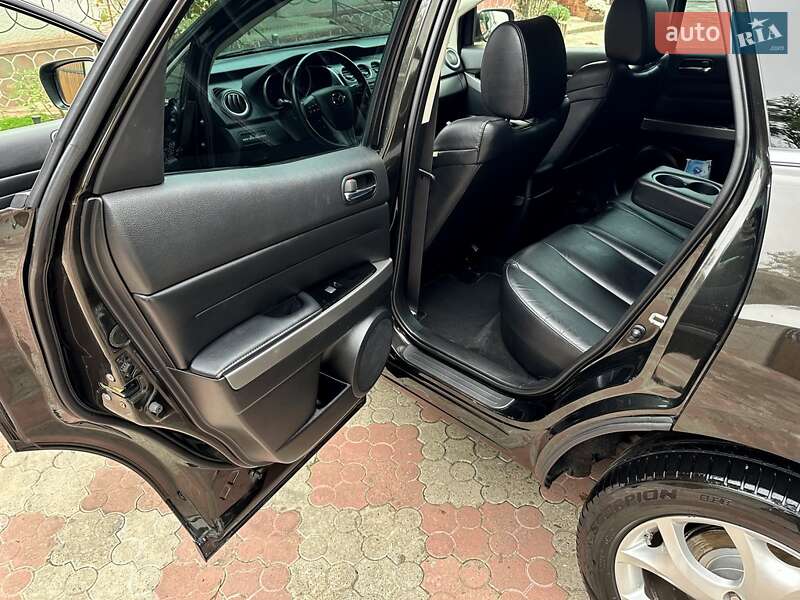 Позашляховик / Кросовер Mazda CX-7 2010 в Чернівцях