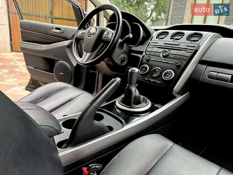Позашляховик / Кросовер Mazda CX-7 2010 в Чернівцях
