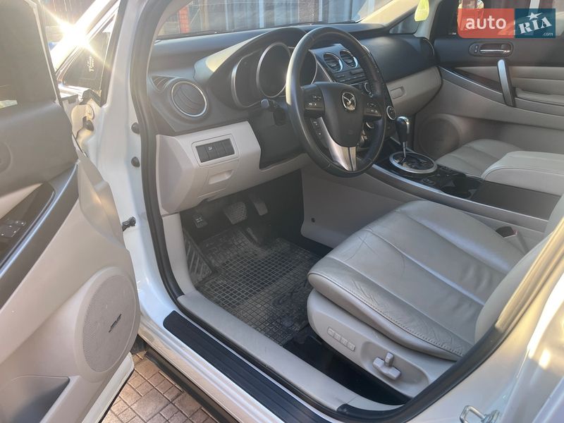 Позашляховик / Кросовер Mazda CX-7 2010 в Кучургані