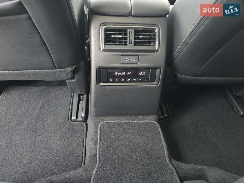 Внедорожник / Кроссовер Mazda CX-90 2023 в Киеве фото 17 Внедорожник / Кроссовер Mazda CX-90 2023 в Киеве