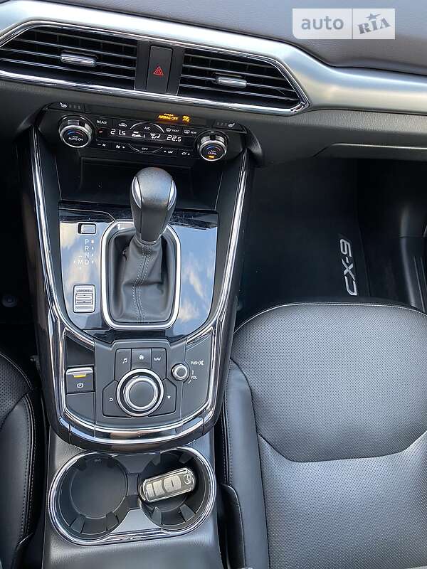 Внедорожник / Кроссовер Mazda CX-9 2016 в Киеве