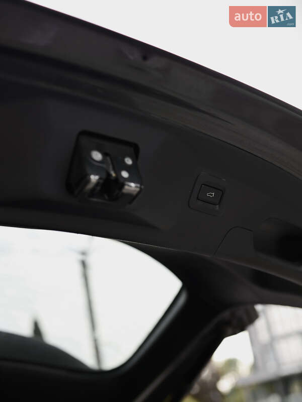 Позашляховик / Кросовер Mazda CX-9 2017 в Ужгороді