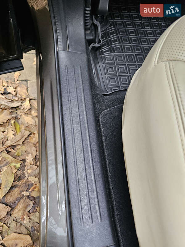 Позашляховик / Кросовер Mazda CX-9 2017 в Полтаві фото 40 Позашляховик / Кросовер Mazda CX-9 2017 в Полтаві