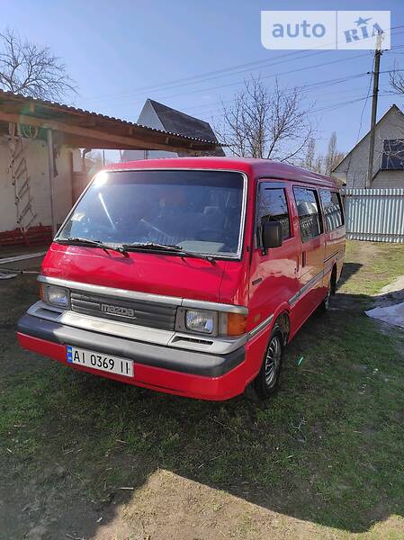 Минивэн Mazda E-series 1988 в Тараще