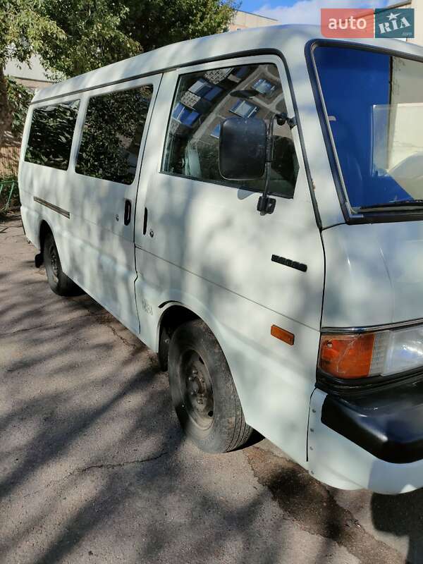 Минивэн Mazda E-series 1985 в Черкассах