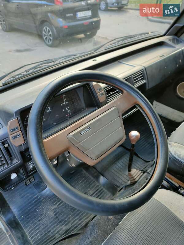 Минивэн Mazda E-series 1985 в Черкассах