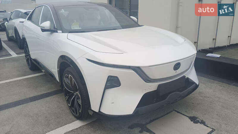 Внедорожник / Кроссовер Mazda EZ-60 2025 в Киеве