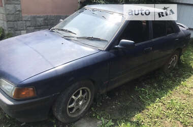 Седан Mazda Familia 1982 в Ивано-Франковске