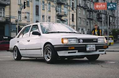 Седан Mazda Familia 1987 в Києві