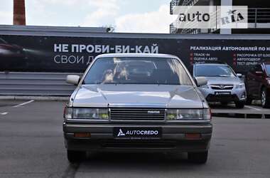 Седан Mazda Luce 1987 в 