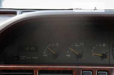 Седан Mazda Luce 1987 в 
