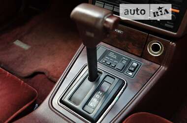 Седан Mazda Luce 1987 в 