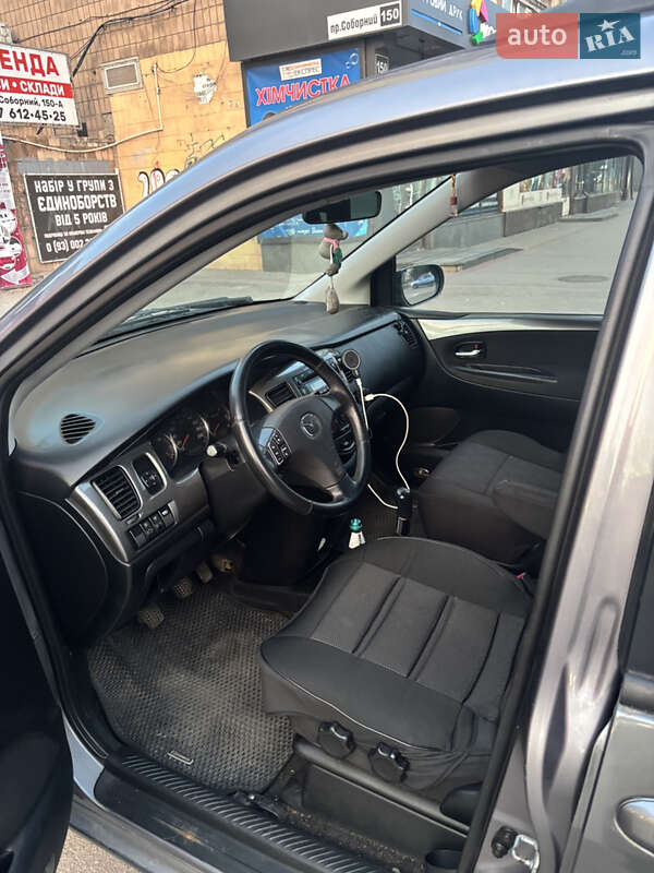 Минивэн Mazda MPV 2004 в Запорожье