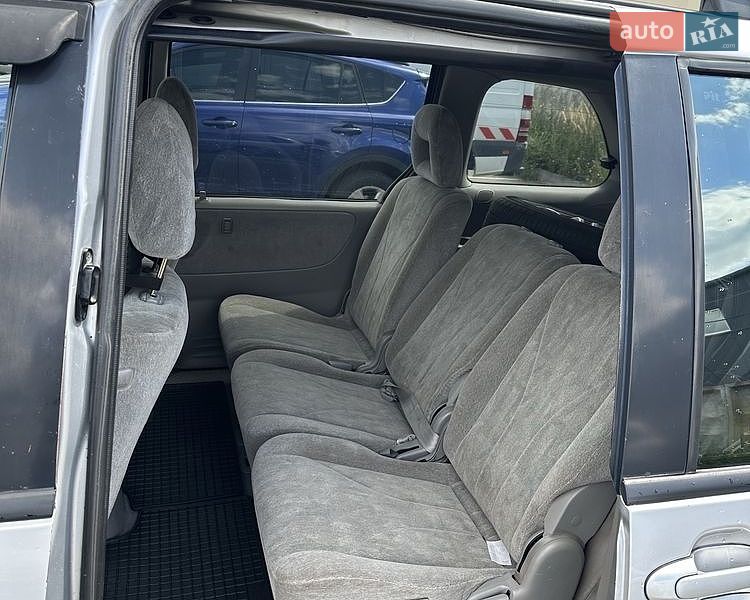 Минивэн Mazda MPV 2001 в Петропавловской Борщаговке