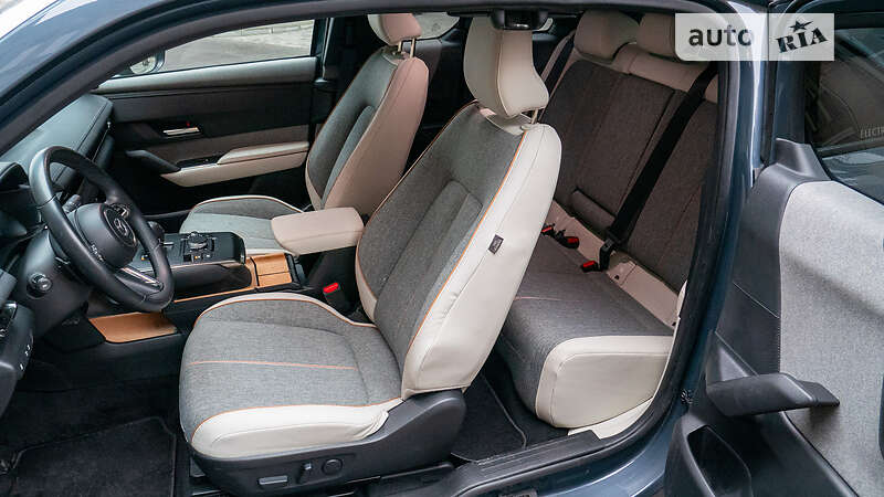 Позашляховик / Кросовер Mazda MX-30 2020 в Києві