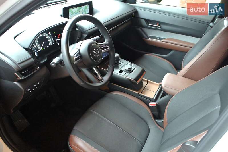 Внедорожник / Кроссовер Mazda MX-30 2020 в Киеве