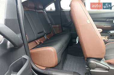 Позашляховик / Кросовер Mazda MX-30 2020 в 