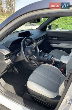 Внедорожник / Кроссовер Mazda MX-30 2020 в 