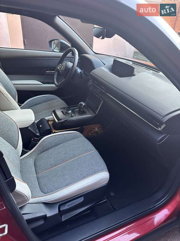Позашляховик / Кросовер Mazda MX-30 2021 в Львові