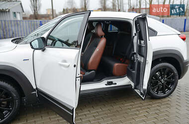 Внедорожник / Кроссовер Mazda MX-30 2024 в 