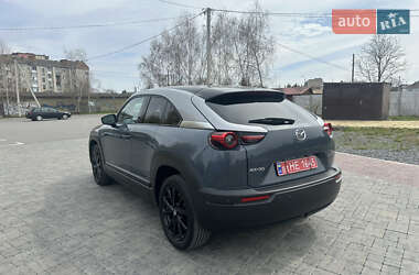 Внедорожник / Кроссовер Mazda MX-30 2020 в 