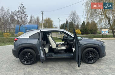 Внедорожник / Кроссовер Mazda MX-30 2020 в 