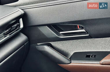 Внедорожник / Кроссовер Mazda MX-30 2023 в 