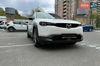 Внедорожник / Кроссовер Mazda MX-30 2020 в 