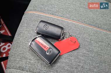 Позашляховик / Кросовер Mazda MX-30 2020 в 