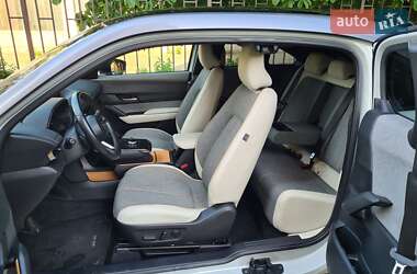 Внедорожник / Кроссовер Mazda MX-30 2020 в 