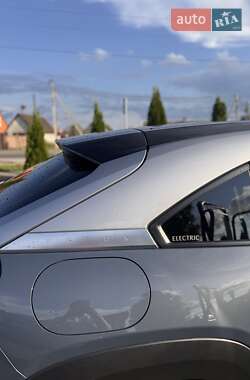 Позашляховик / Кросовер Mazda MX-30 2020 в 