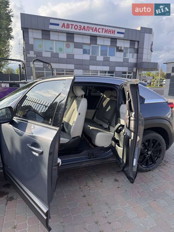 Внедорожник / Кроссовер Mazda MX-30 2020 в Сарнах