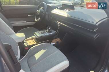 Внедорожник / Кроссовер Mazda MX-30 2020 в 