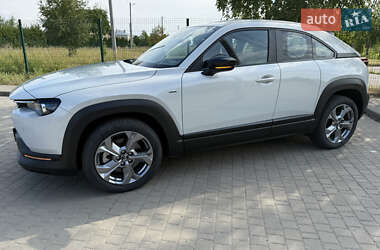 Внедорожник / Кроссовер Mazda MX-30 2023 в 