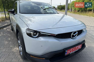 Внедорожник / Кроссовер Mazda MX-30 2023 в 