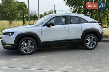 Внедорожник / Кроссовер Mazda MX-30 2023 в 