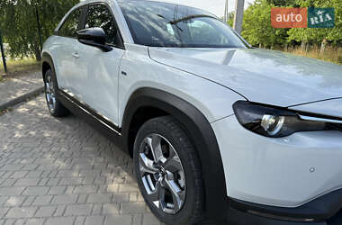 Внедорожник / Кроссовер Mazda MX-30 2023 в 