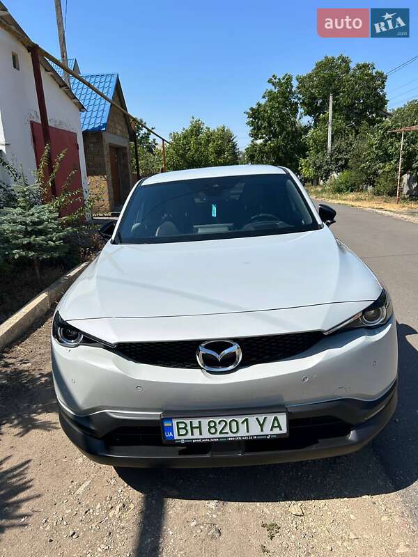 Внедорожник / Кроссовер Mazda MX-30 2020 в 