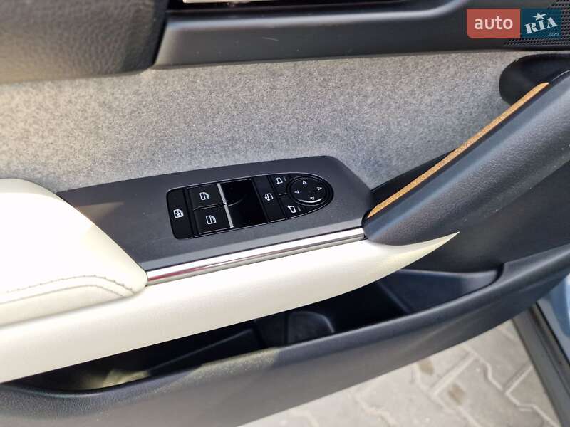 Внедорожник / Кроссовер Mazda MX-30 2020 в Виннице