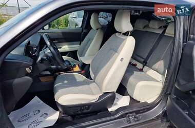 Внедорожник / Кроссовер Mazda MX-30 2021 в 